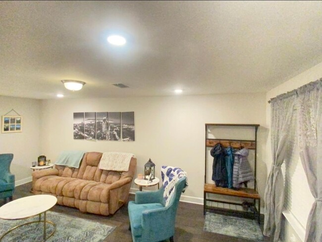 Building Photo - 1116 Lilly Valley Way