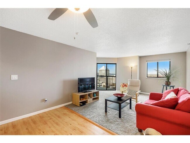 Foto del edificio - 78 10th St E