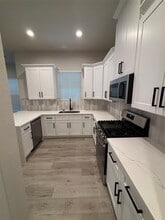 Building Photo - 108 E 44th St