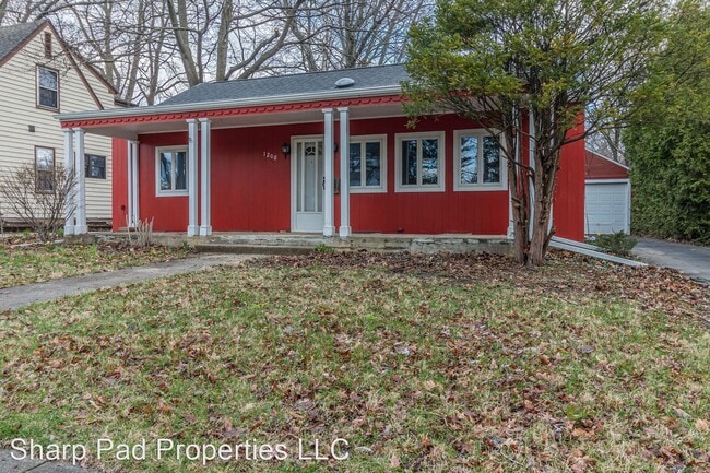 Building Photo - 2 br, 1 bath House - 1208 W Daniel