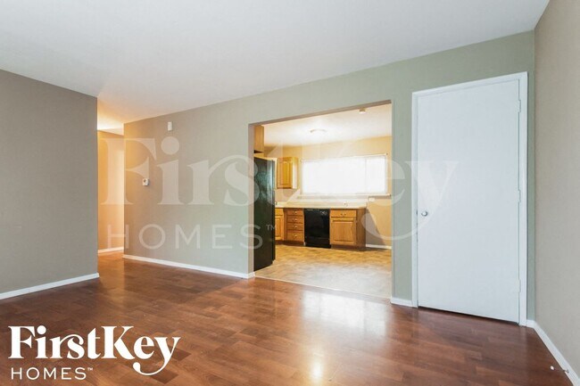 Foto del edificio - 5180 Carey Ln