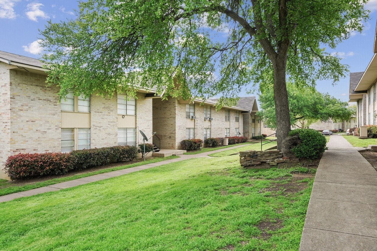 Park Lane Terrace Apartments in Dallas, TX
