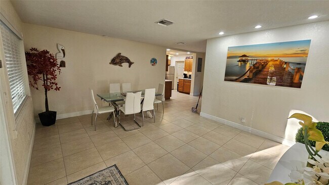 Building Photo - 436 NE 25th Ave