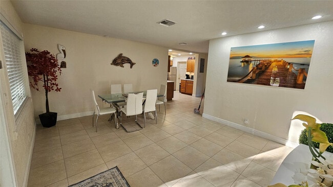 Foto del edificio - 436 NE 25th Ave