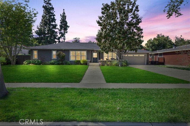 Foto principal - 933 W Riviera Dr