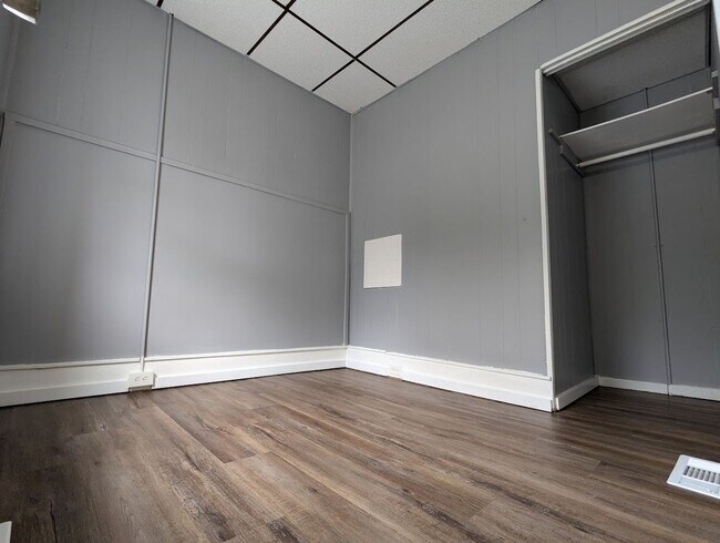 Building Photo - 50 Reservoir St
