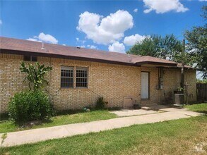 Building Photo - 8005 Cisne St