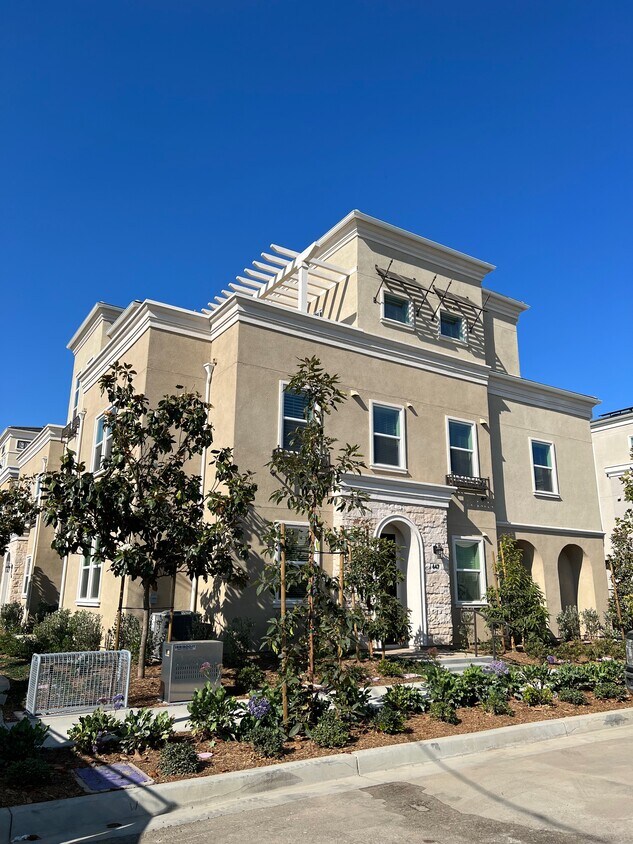 647 Winchester Dr, Oxnard, CA 93036 Townhome Rentals in Oxnard CA