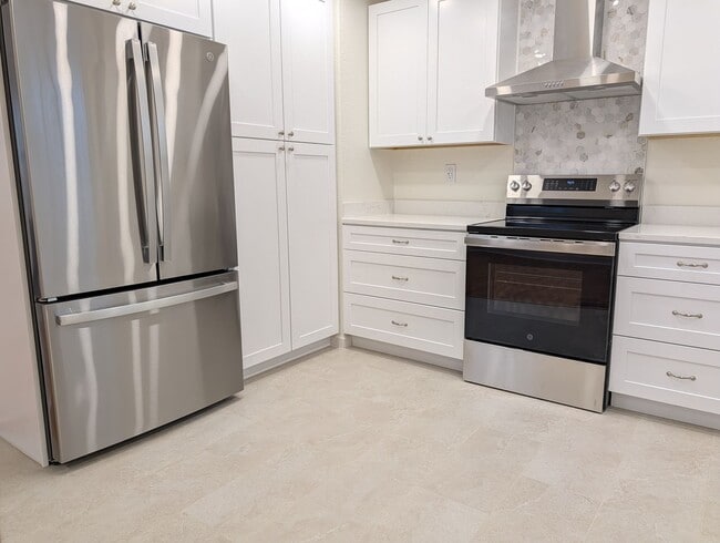 Building Photo - 1002 S 12th St