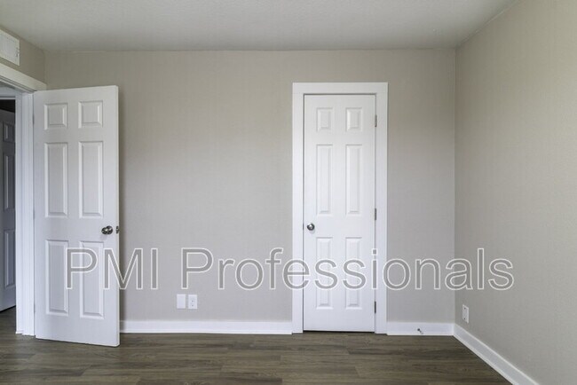 Foto del edificio - 148 Kingsridge Dr