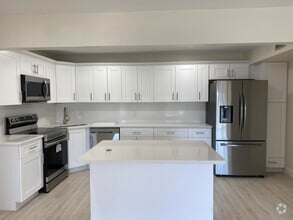 Building Photo - 1455 SW Silver Pine Way
