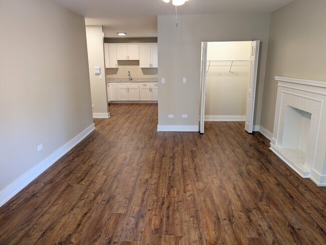 Foto del edificio - 6455 N Hoyne Ave