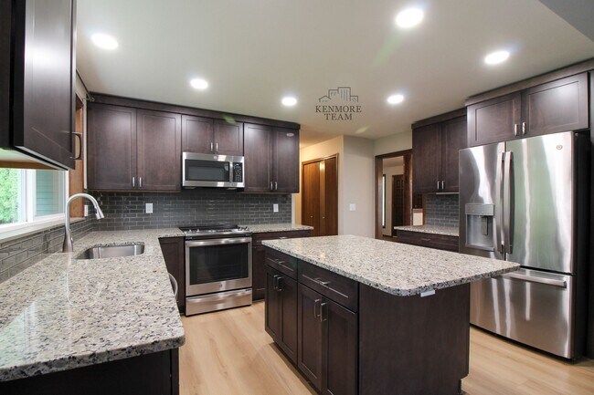 Foto del edificio - 3 Bed/2.5 Bath House in Pasco Near the River!