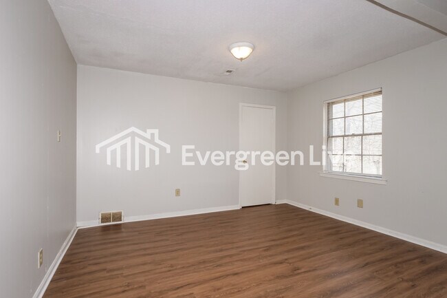 Building Photo - 4054 Beachamp Cove