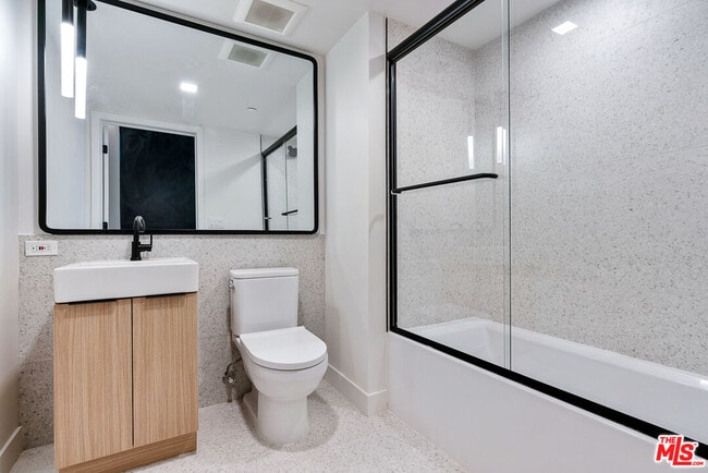 Foto del edificio - 3688 Overland Ave