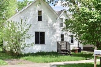 Building Photo - 1817 Kendall St