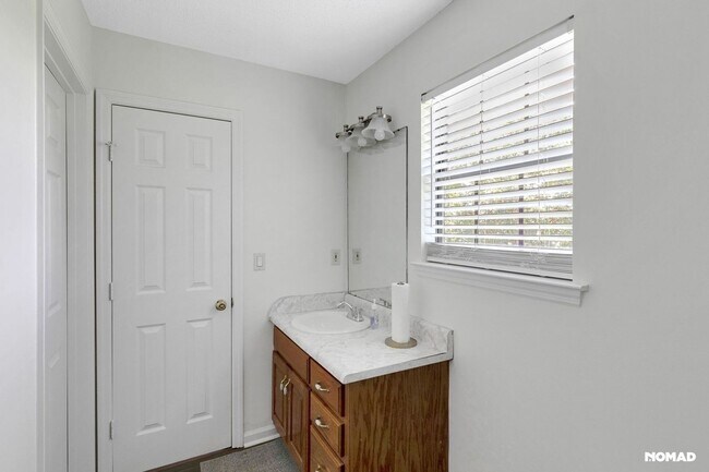 Foto del edificio - Charming 4BR House in Huntsville