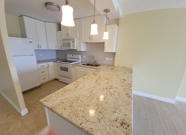 Building Photo - 5415 N Sheridan Rd