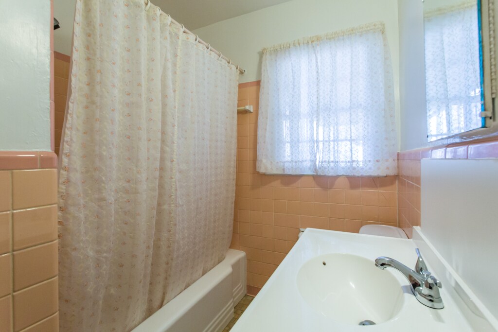 Foto principal - 2457 Jefferson Terrace