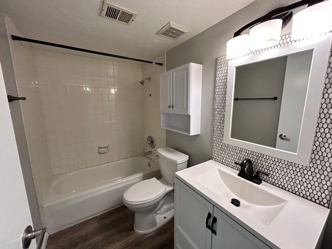Foto del edificio - $500 OFF your 1st full month rent! 2Bm 2Ba...