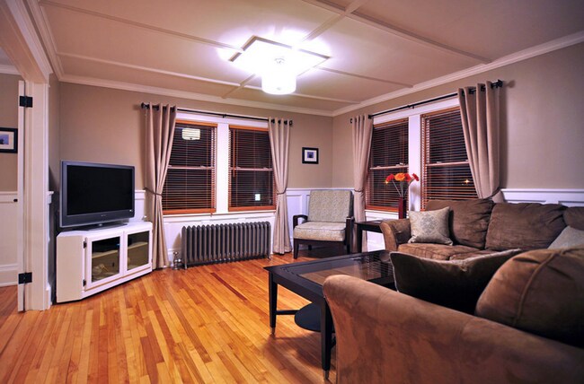 Foto del edificio - 621-623 Washington Ave