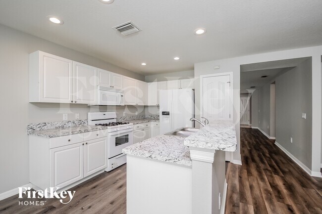 Building Photo - 6623 Waterton Dr