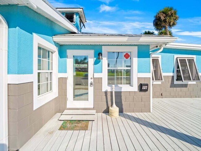 Building Photo - 1280 Highway 1, A