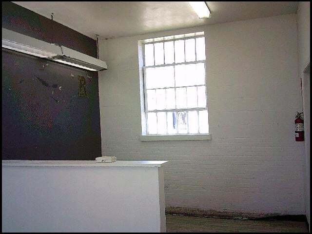 Building Photo - 206 N Reynolds Rd