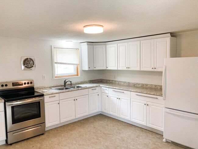 KITCHEN - 200 Day St
