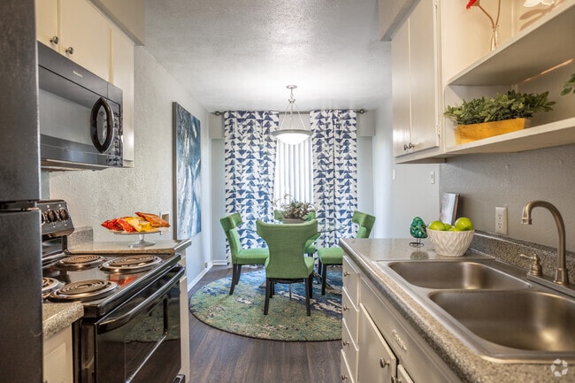 B1 - Kitchen - Lockwood Heights