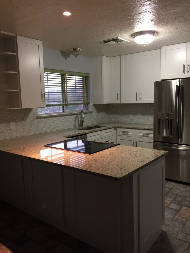 Foto del edificio - 6812 SW Drakestone Blvd