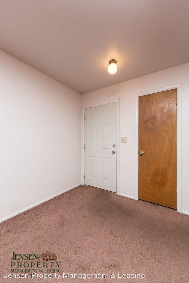 Building Photo - 2 br, 1 bath Apartment - 1163 West 540 North