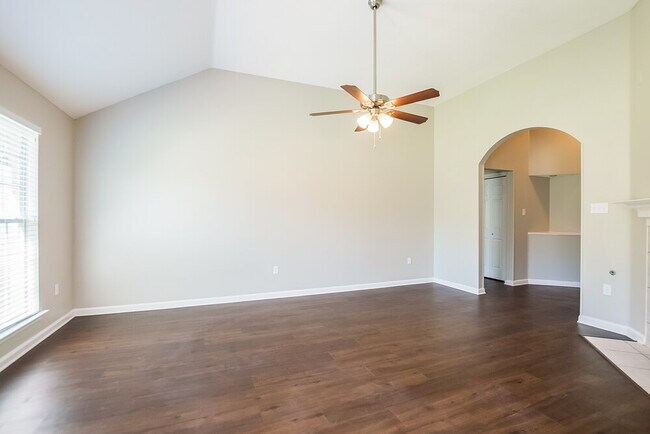 Building Photo - 10909 Lexington Dr