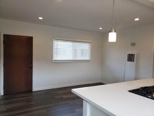 Foto del edificio - 5567 Inglewood Blvd