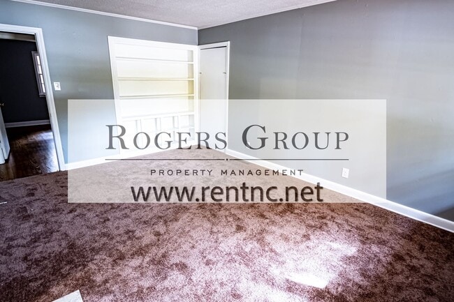 Building Photo - #106 - 104-106 Rollins Ave Duplex