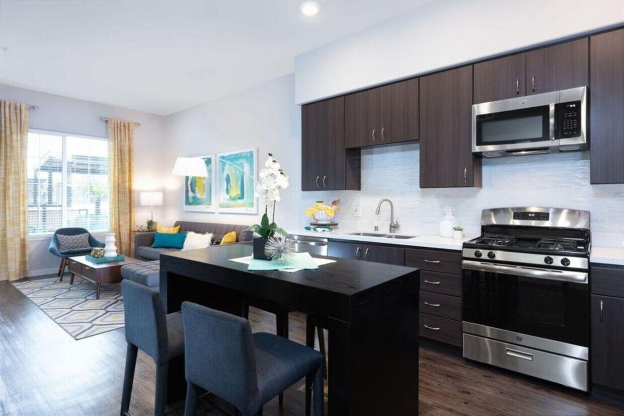 Foto principal - 300 Railway Ave