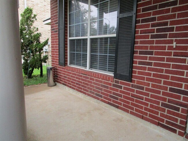 Building Photo - 11115 Heron Village Dr