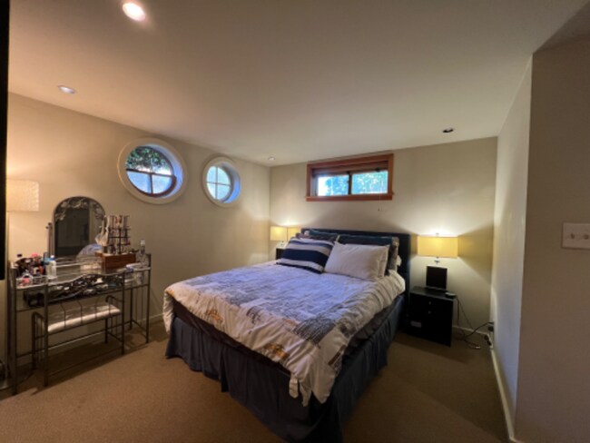 Foto del edificio - 533 N 74th St