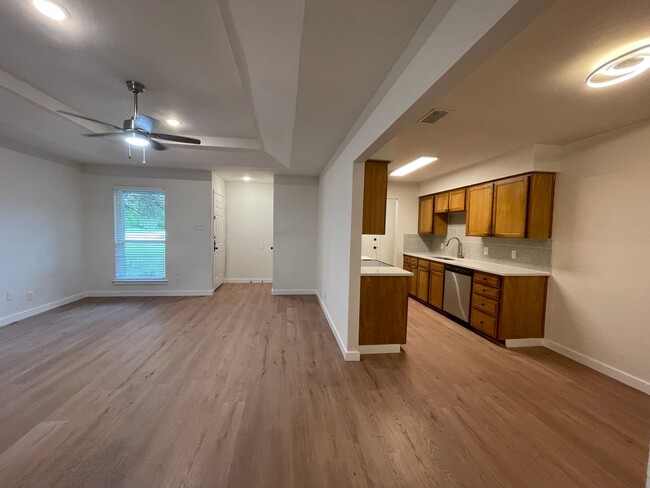 Building Photo - 1155 Landsdale Ln