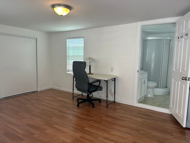 Foto del edificio - 2353 S Westgate Ave