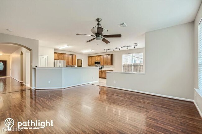 Foto del edificio - 5 br, 2.5 bath House - 29602 N Legends Ben...