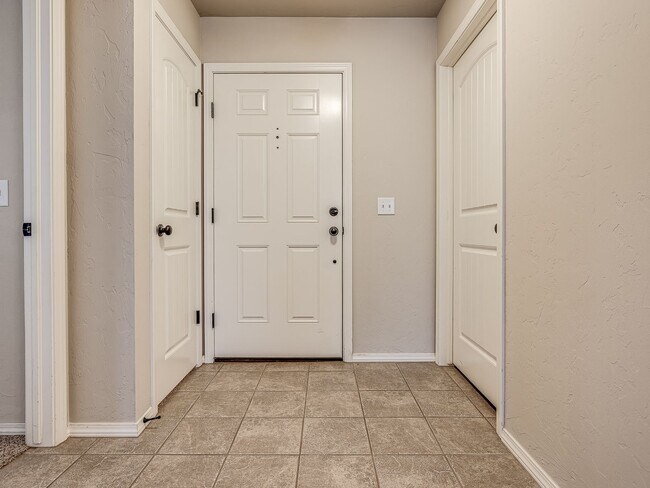 Building Photo - Newly Updated Home + Edmond + 3 bedrooms + Edmond Schools