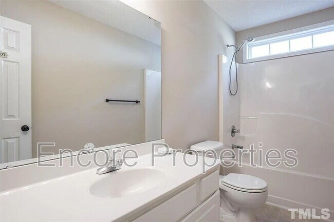 Foto del edificio - 312 Cabin Grove Ct