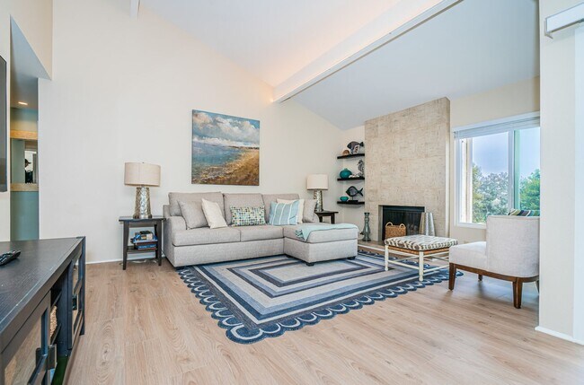 Building Photo - Luxurious Coastal Condo Escape in Carlsbad