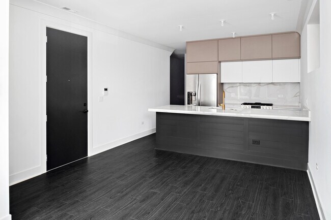 Foto del edificio - 1833 S Throop St