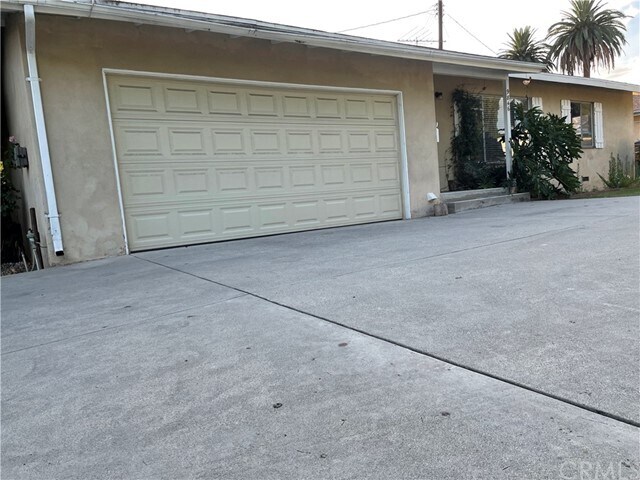 Building Photo - 9846 E Lemon Ave