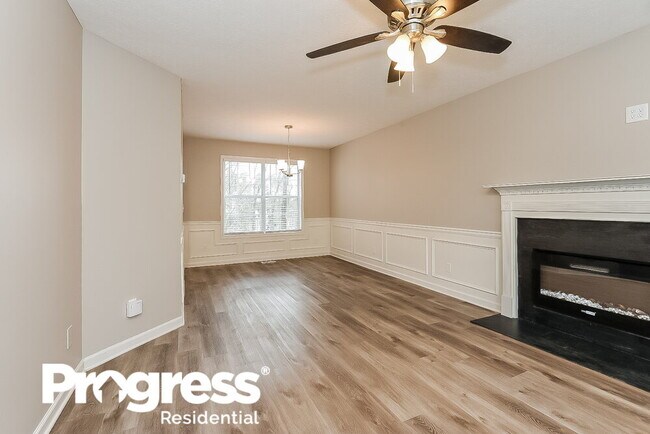 Building Photo - 505 Misty Creek