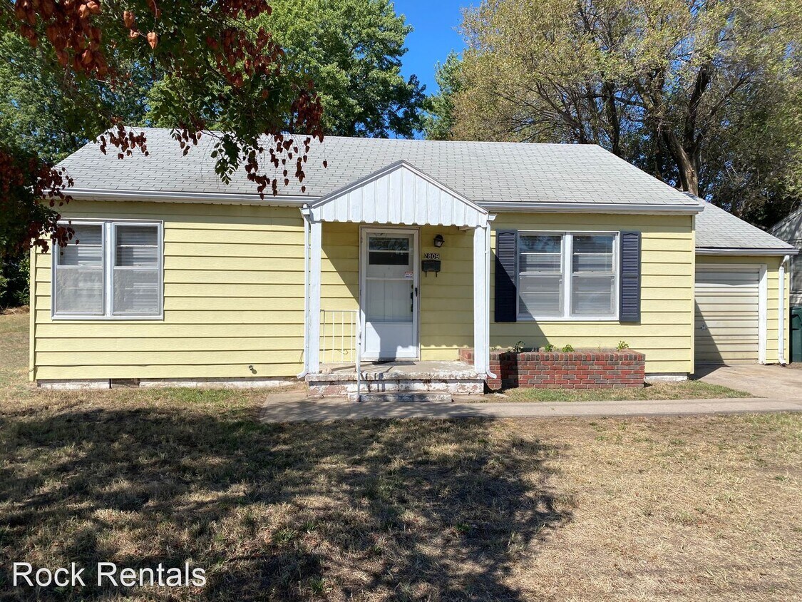 2 br, 1 bath House 2809 N Plum St House Rental in Hutchinson, KS