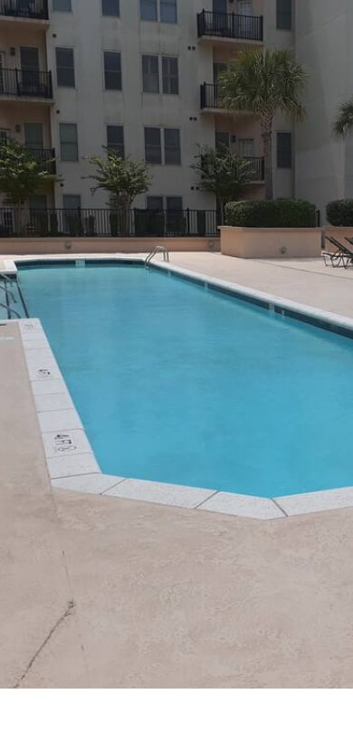 Building Photo - 601 Main