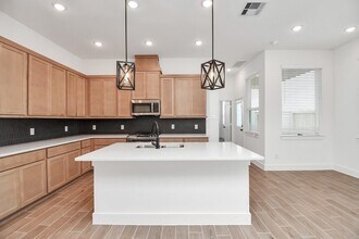 Building Photo - 4911 Perennial Ct